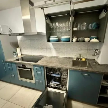 Apartament Workation Adler Taunusblick , 3-4 Personen, Balkon, 2 Badezimmer, Riesen Kueche, Waschmachine, Viel Platz, Privatparkplatz Bad Soden am Taunus