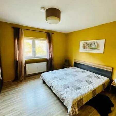 Apartament Workation Adler Taunusblick , 3-4 Personen, Balkon, 2 Badezimmer, Riesen Kueche, Waschmachine, Viel Platz, Privatparkplatz