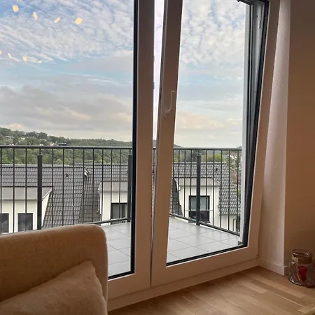 Apartament Workation Adler Taunusblick , 3-4 Personen, Balkon, 2 Badezimmer, Riesen Kueche, Waschmachine, Viel Platz, Privatparkplatz *